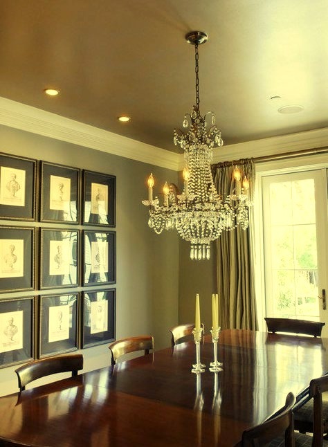 Luxurious Gold And Silver Painted Dining Room Ceiling
